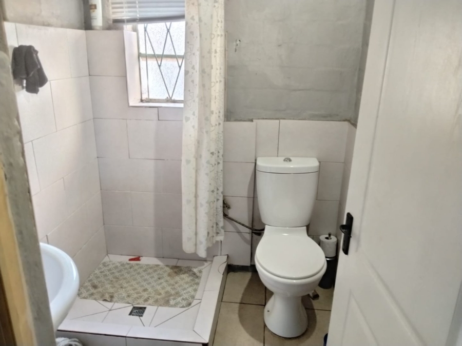 1 Bedroom Property for Sale in Hanover Park Western Cape
